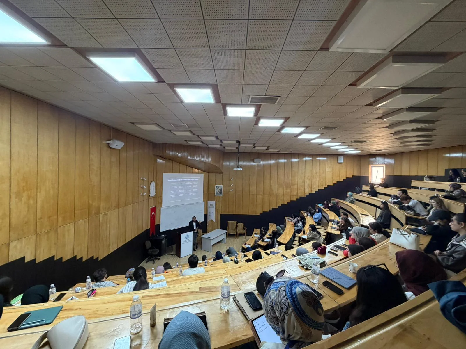 “Krizden Çözüme: Çocuklarda Suç Riski ve Kanıta Dayalı Müdahalenin Gücü” adlı program Psk. Dr. Ufuk Sarıgül tarafından bölümümüzde gerçekleştirilmiştir.